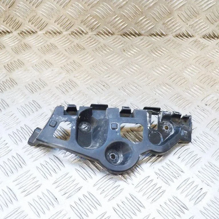 Tagumise kaitseraua kinnitusklamber 850440810R – Dacia Sandero II (2012-2020)