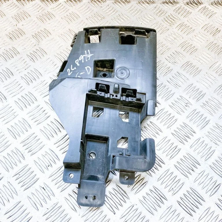 Rear bumper mounting bracket – Volvo V60 (2013-2018)