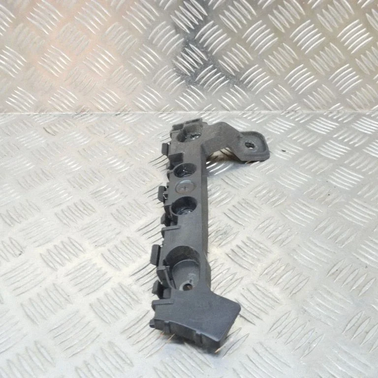 Aizmugurējā bufera turētājs H1BB17A881A1