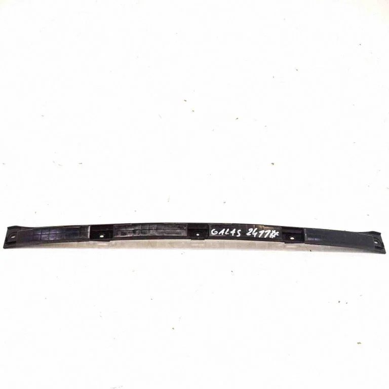 Rear bumper mounting bracket 600772400E