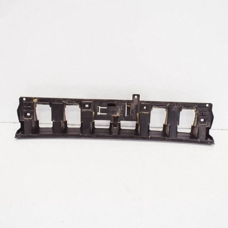 Rear bumper mounting bracket 30657221 – Volvo C30 (2010-2013)