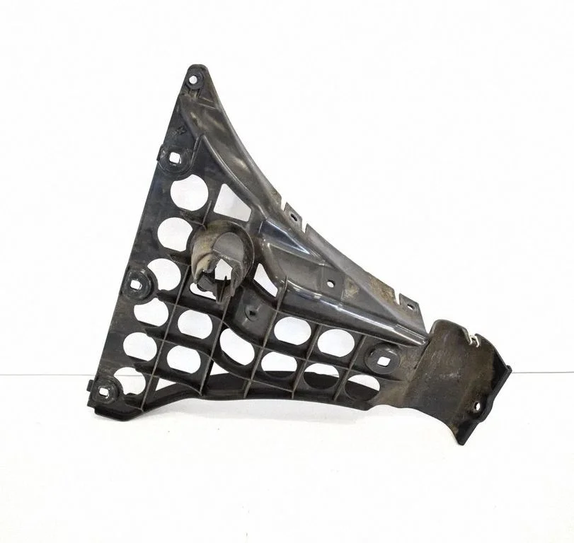 Tagumise kaitseraua kinnitusklamber – BMW 5-seeria E60 E61 (2004-2010)