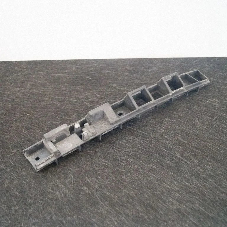 Aizmugurējā bufera turētājs 3T5807864BA