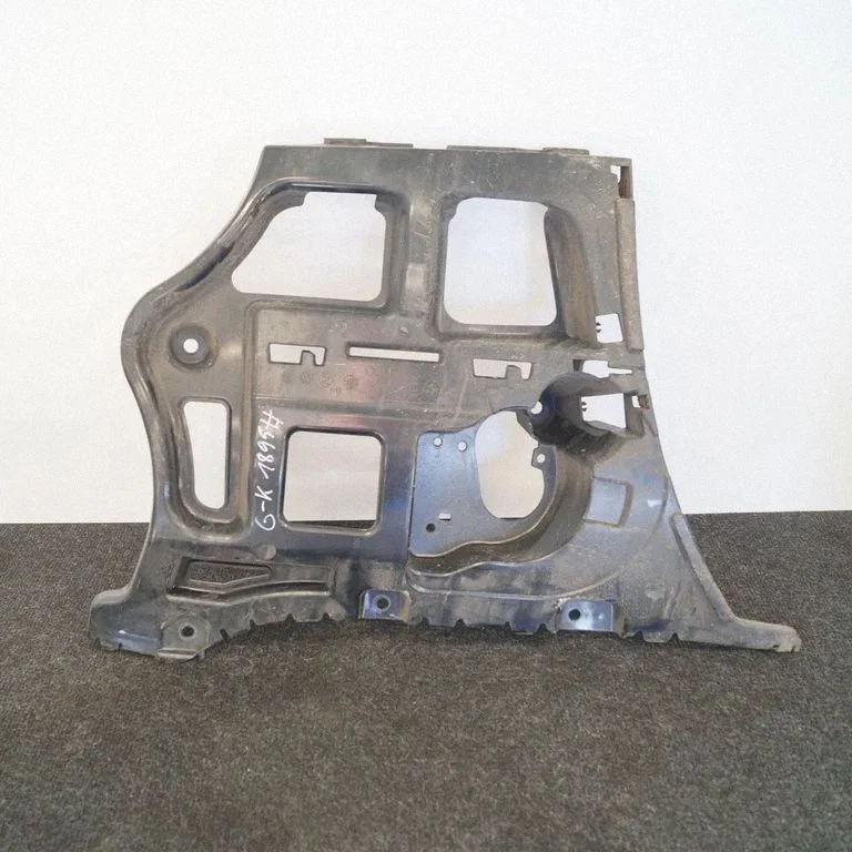 Aizmugurējā bufera turētājs – BMW 3. sērija E90 E91 (2005-2012)