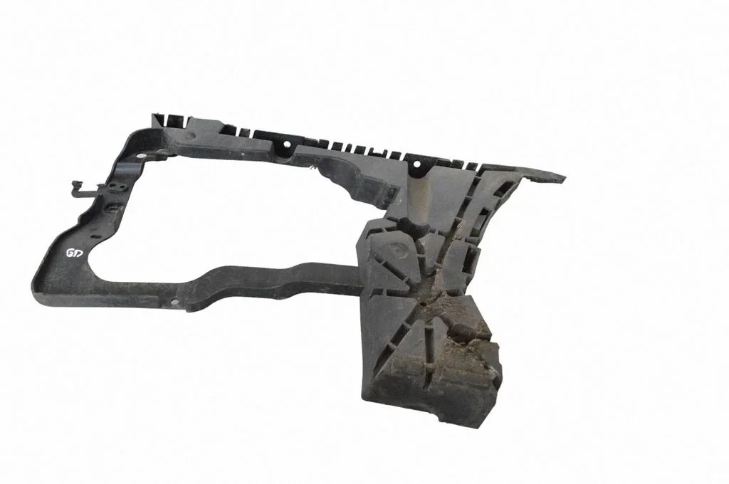Rear bumper mounting bracket 31425064