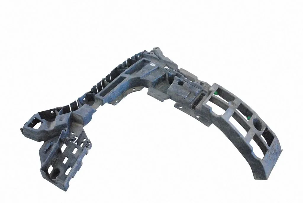 Rear bumper mounting bracket 31407731