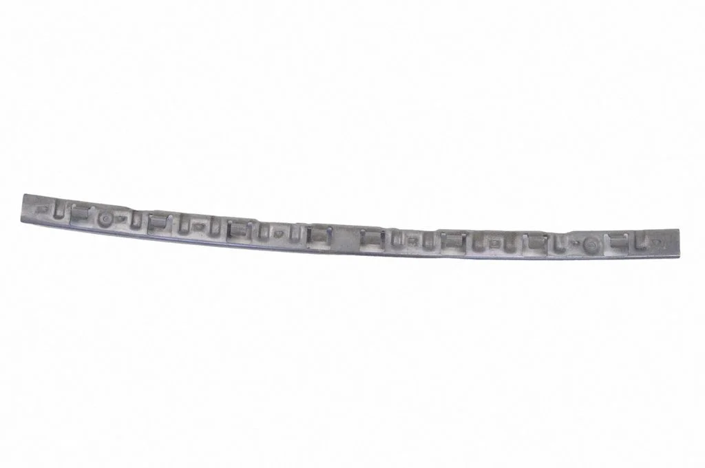 Rear bumper mounting bracket
