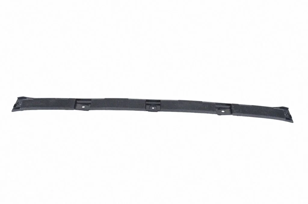 Rear bumper mounting bracket 600772400E