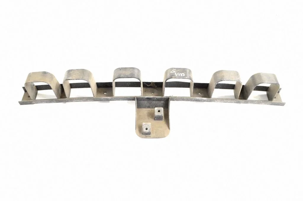 Rear bumper mounting bracket 8V4117B861AE