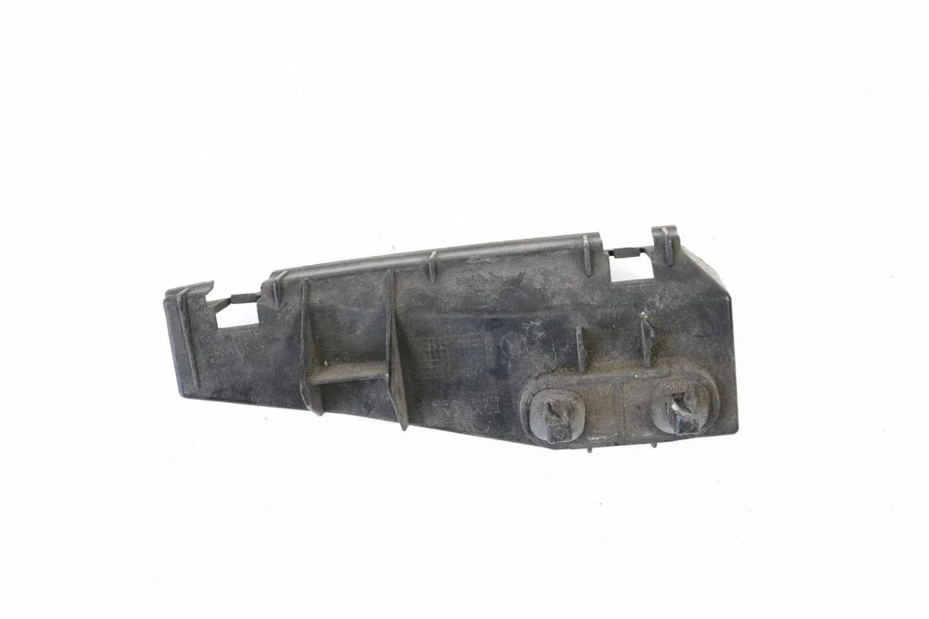 Aizmugurējā bufera turētājs – Toyota Corolla Verso E121 (2004-2007)