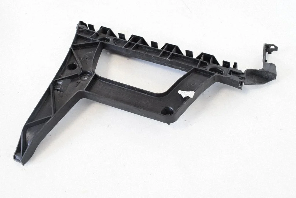 Tagumise kaitseraua kinnitusklamber – Audi A4 Allroad B8 (2008-2016)