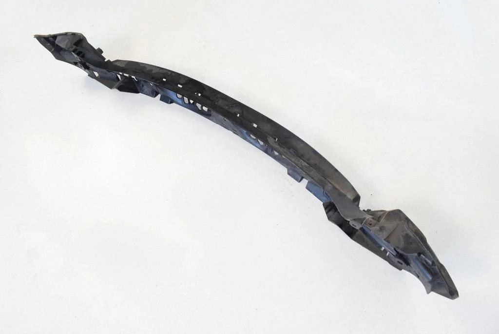 Tagumise kaitseraua kinnitusklamber – BMW 7-seeria F01 F02 F03 F04 (2008-2016)