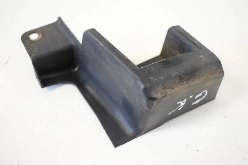 Aizmugurējā bufera turētājs 7009233