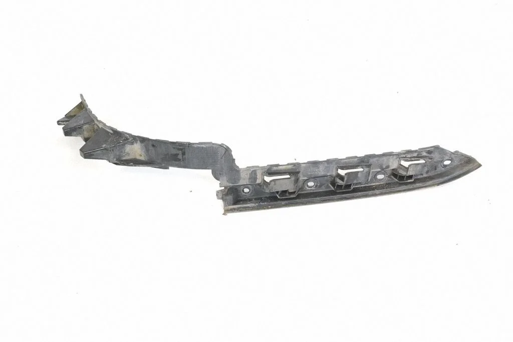 Rear bumper mounting bracket 7L5807393D