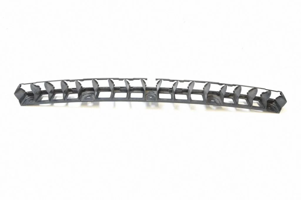 Rear bumper mounting bracket