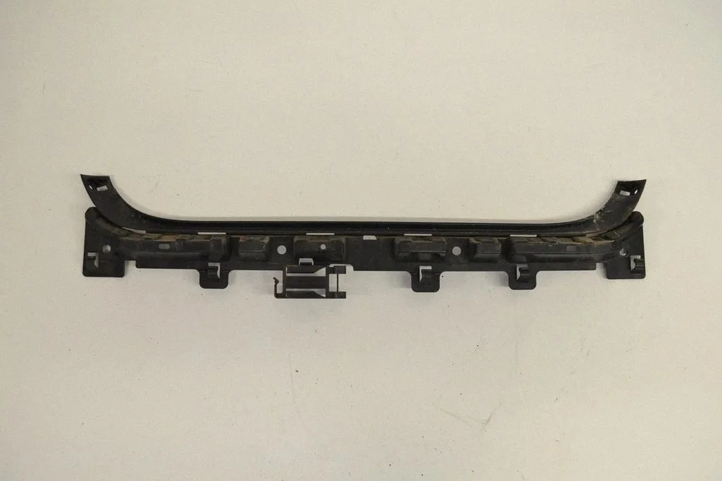 Aizmugurējā bufera turētājs – BMW 3. sērija E90 E91 (2005-2012)