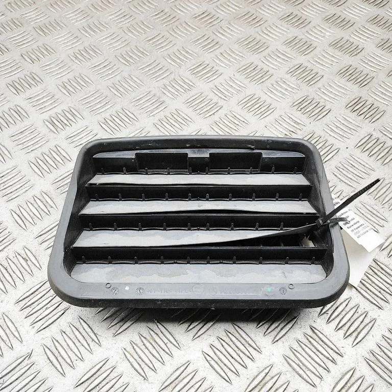 Ventilācijas režģis A2238303901