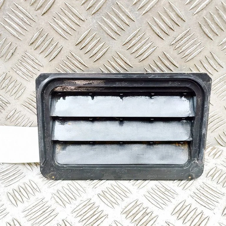 Quarter panel pressure vent HAD2804711