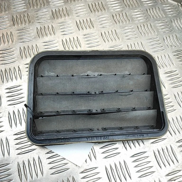 Ventilācijas režģis 7PP819181A
