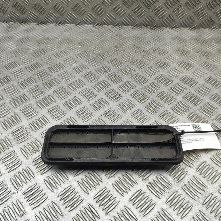 Ventilācijas režģis – Mercedes-Benz C klase W205 (2014-2021)