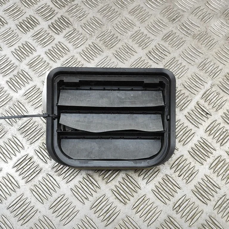 Ventilatsioonirest – Polestar 2 (2020-)