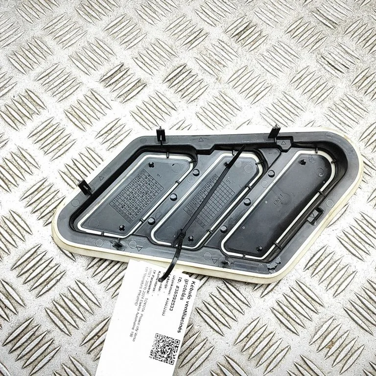 Ventilācijas režģis – Toyota ProAce City (2019-)