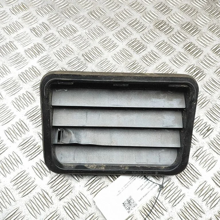 Ventilatsioonirest A1668301042