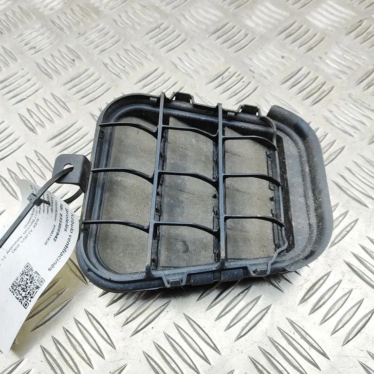 Ventilācijas režģis – Audi A3 S3 8V (2013-2019)