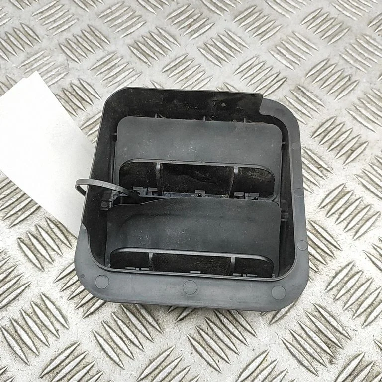 Ventilācijas režģis 72653AE010
