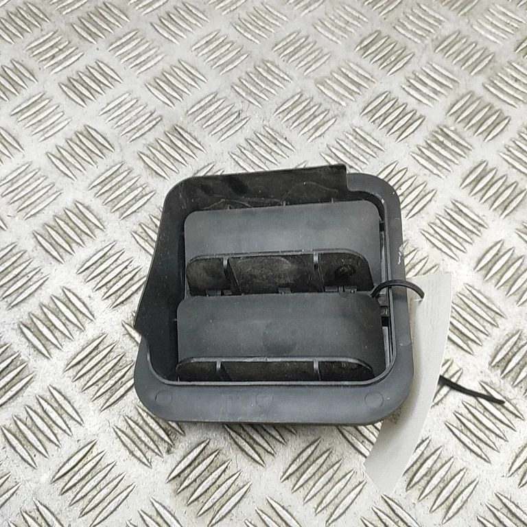 Ventilācijas režģis 72653AE010