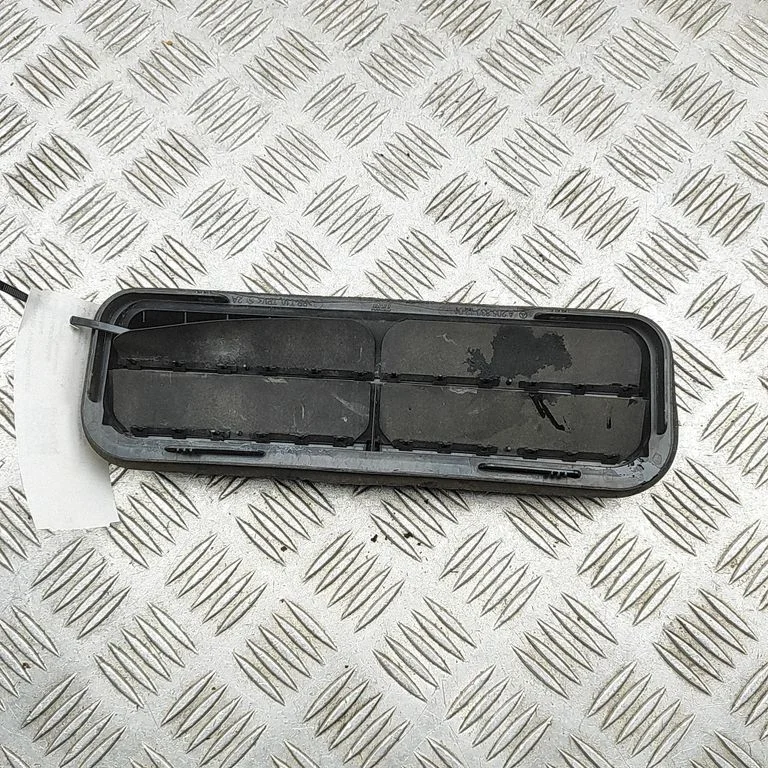 Ventilācijas režģis – Mercedes-Benz C klase W205 (2014-2021)