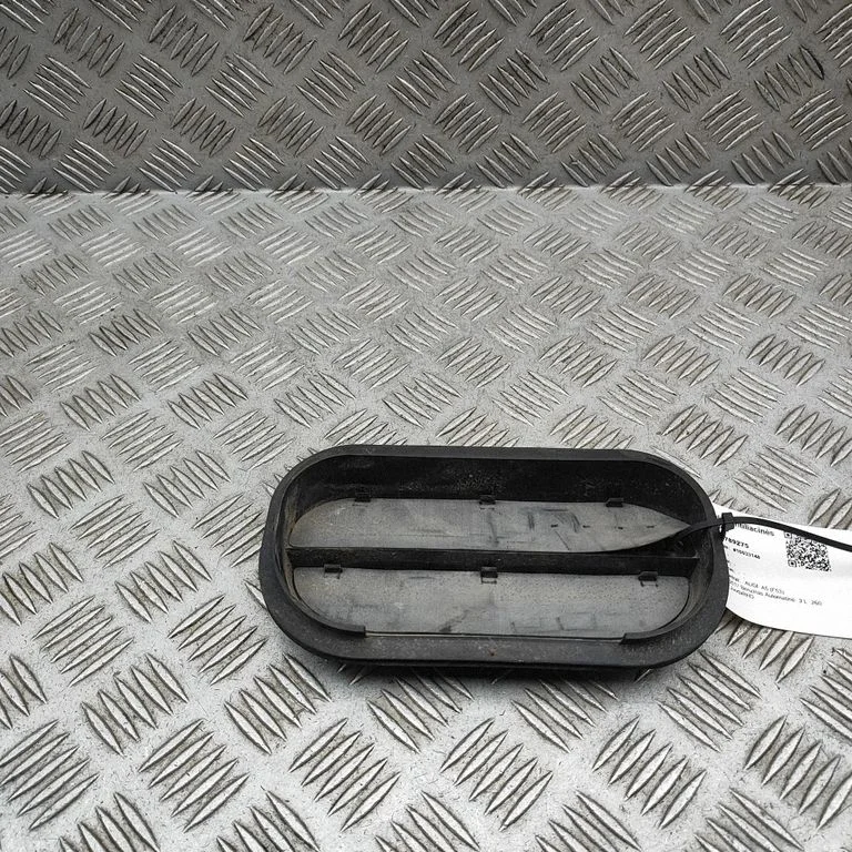 Quarter panel pressure vent 6R0819465B