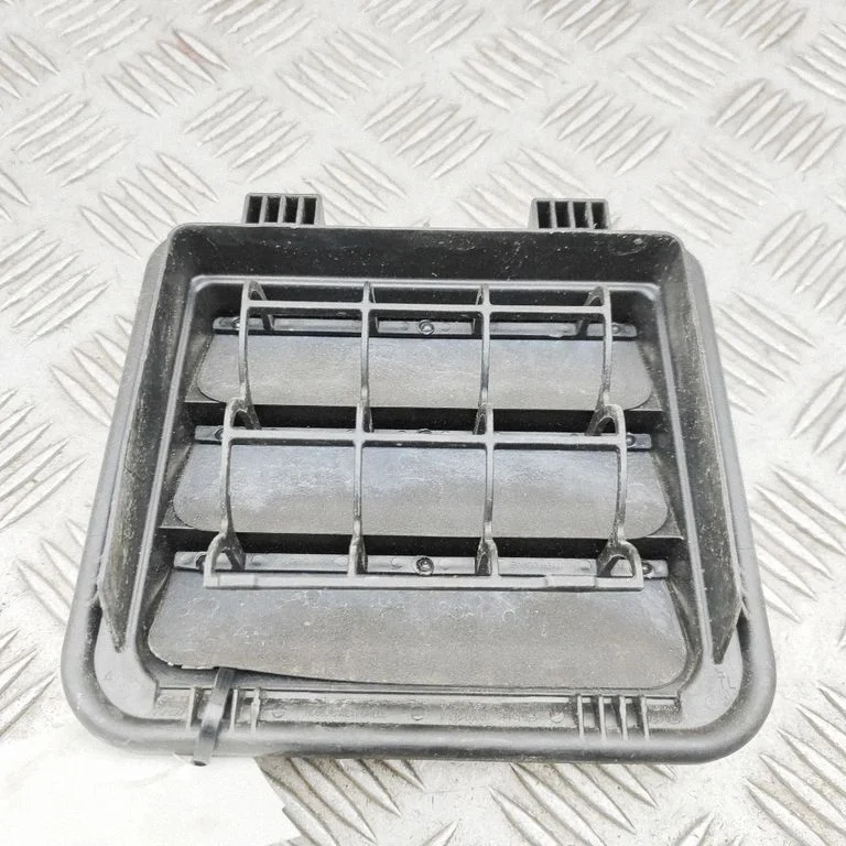 Quarter panel pressure vent 97510D3000