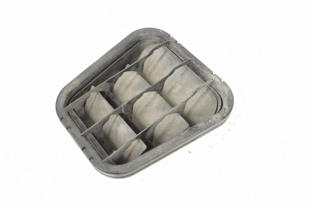 Ventilācijas režģis C413