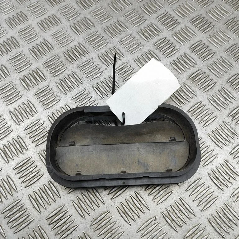 Ventilatsioonirest 6R0819465C