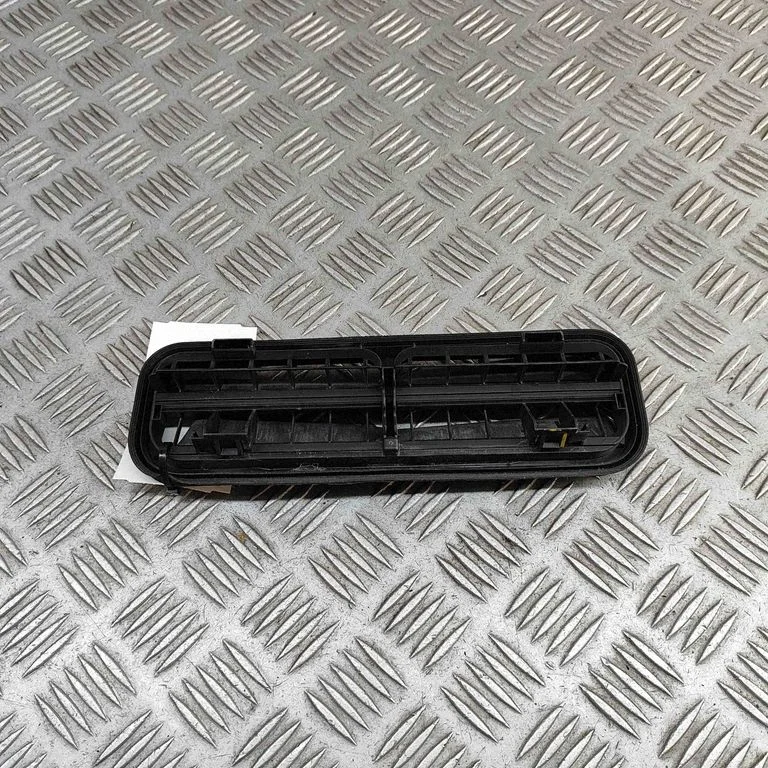 Ventilācijas režģis – Mercedes-Benz C klase W205 (2014-2021)