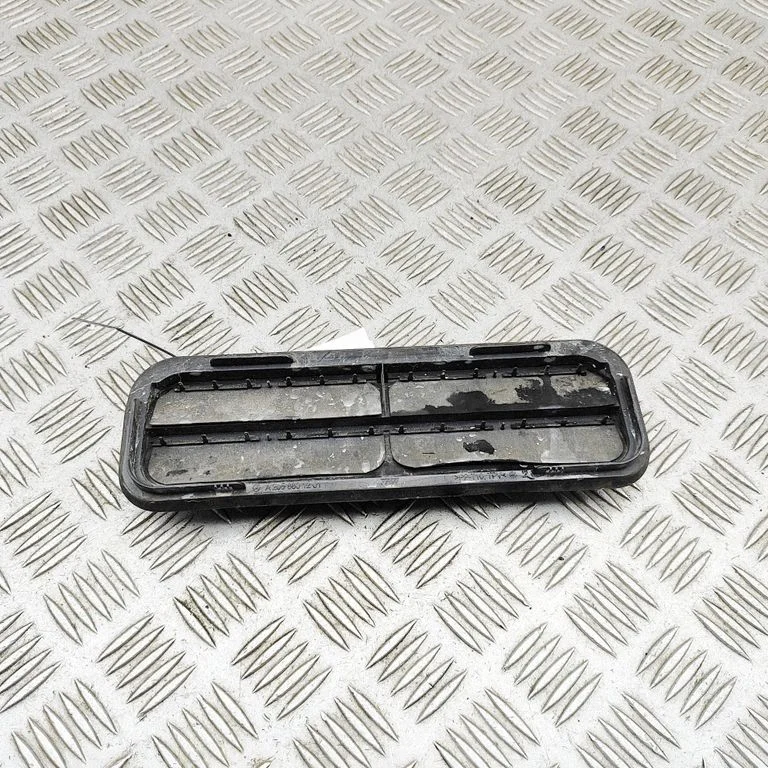 Ventilācijas režģis – Mercedes-Benz C klase W205 (2014-2021)