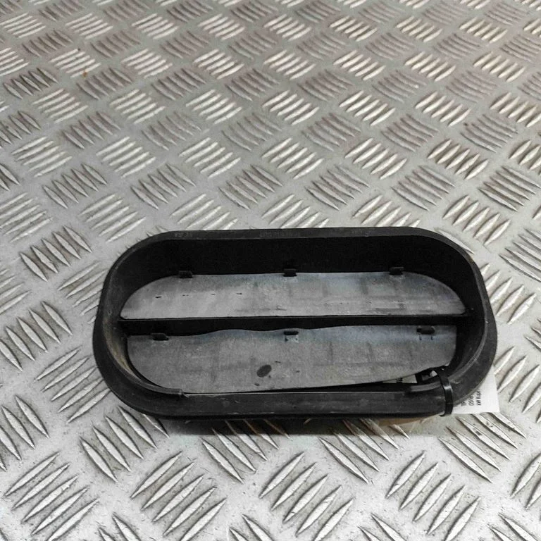 Ventilatsioonirest 6R0819465B