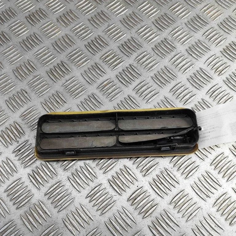 Quarter panel pressure vent – Mercedes-Benz CLK-Class C207 A207 (2010-2017)