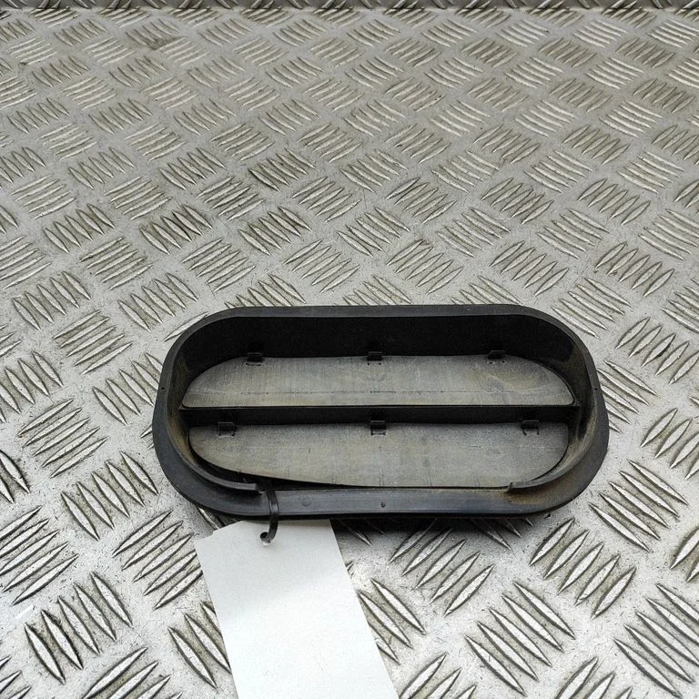 Ventilācijas režģis 6R0819465A