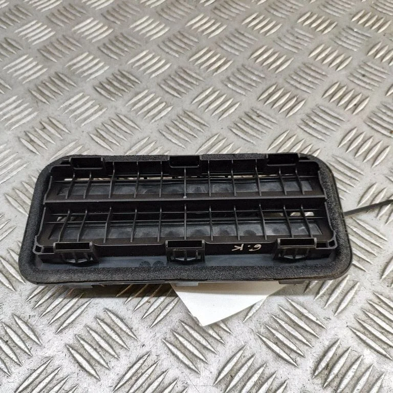 Quarter panel pressure vent 97510L1000