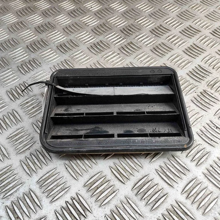 Ventilatsioonirest – BMW 3-seeria F30 F35 F31 (2012-2018)