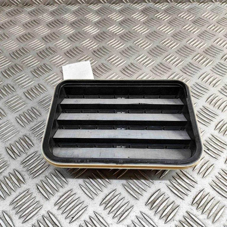 Ventilācijas režģis 7PP819181A