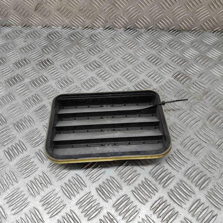 Ventilācijas režģis 7PP819181A