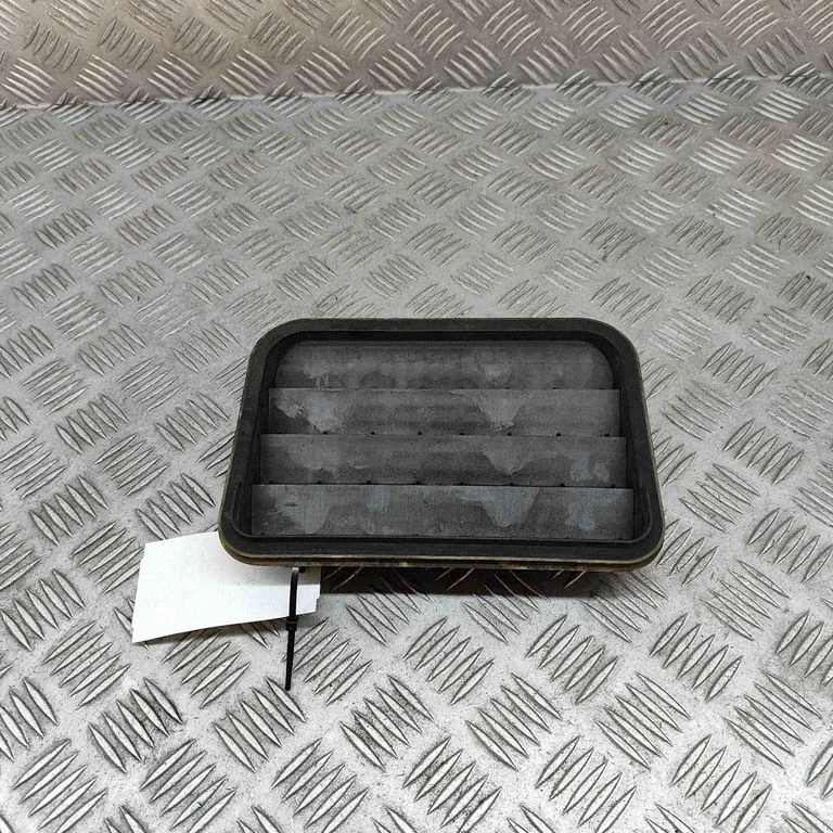 Ventilācijas režģis 7PP819181A