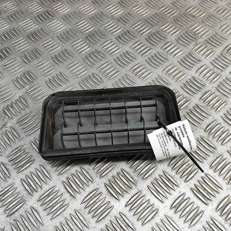 Ventilācijas režģis – Volkswagen Passat CC (2008-2016)