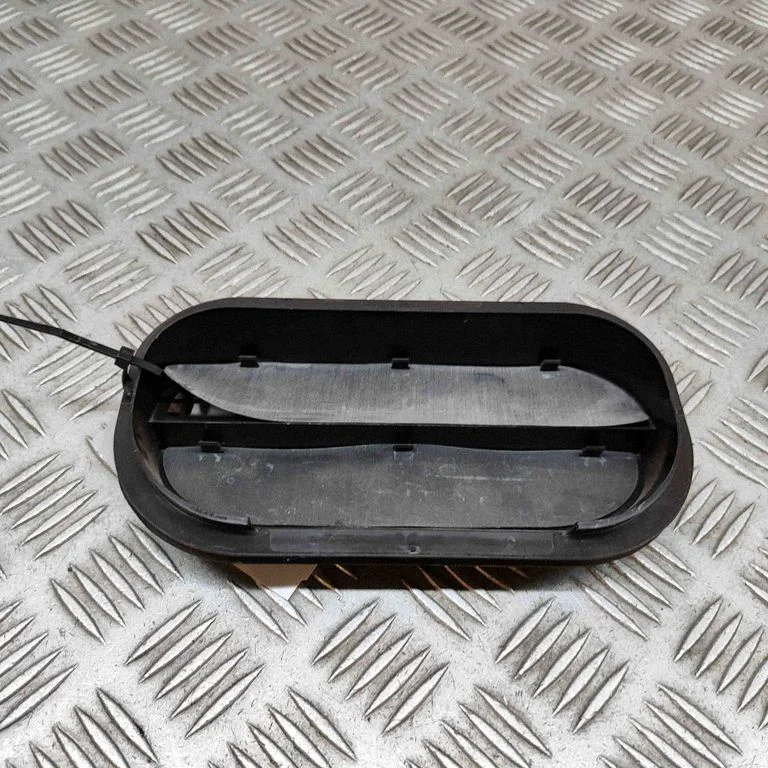 Ventilatsioonirest 6R0819465 – Audi A6 C7 (2011-)