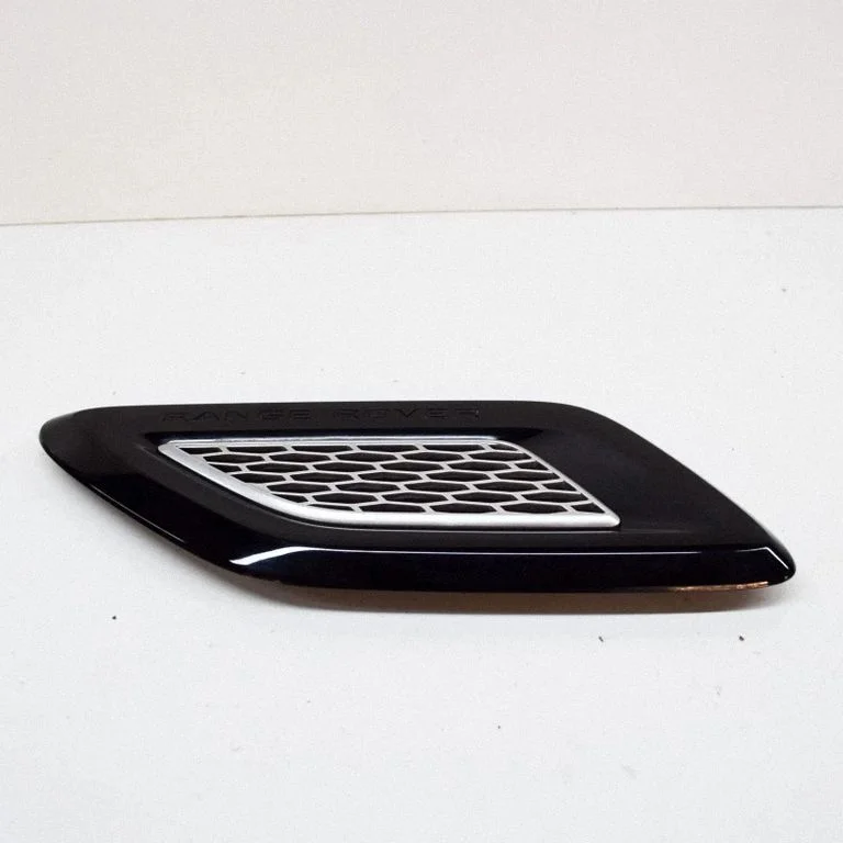 Quarter panel pressure vent DK6216C629BD