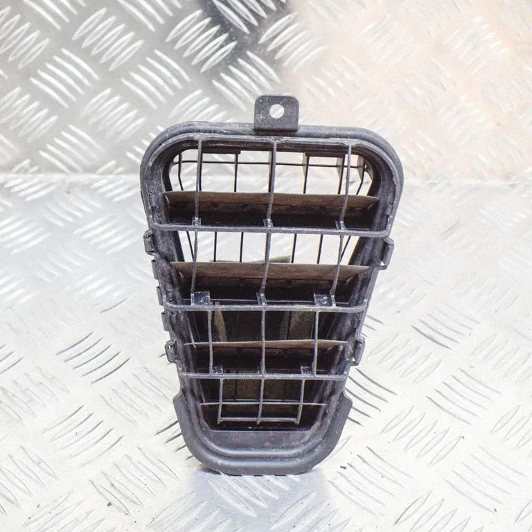 Ventilācijas režģis 4G5819161