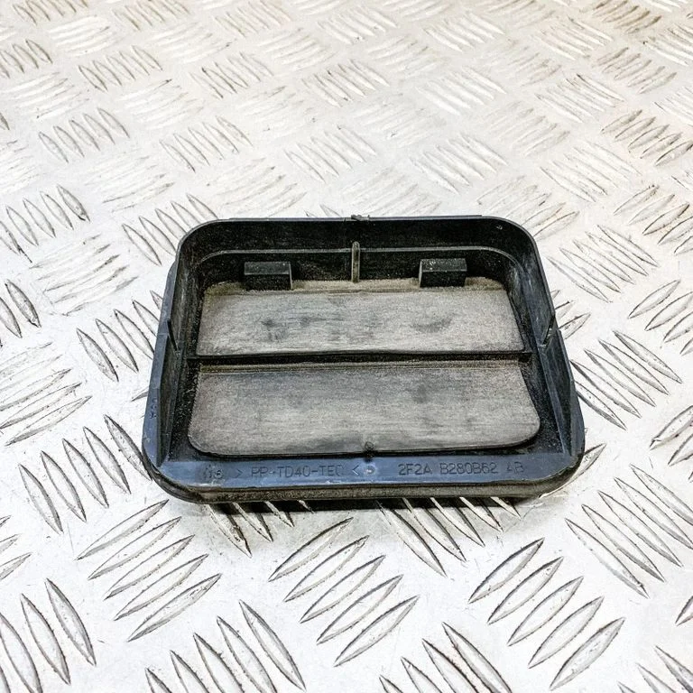 Ventilācijas režģis – Tesla Model S (2012-)